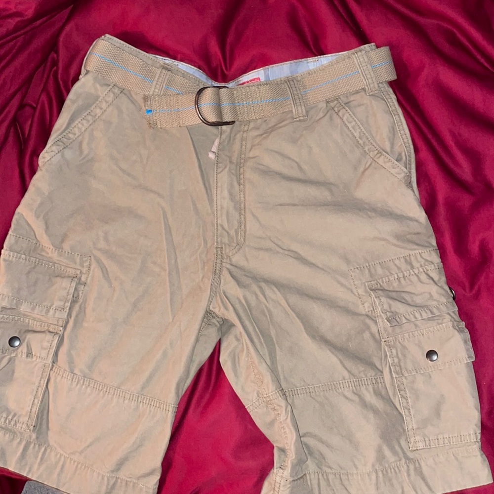 Men’s Levi’s cargo shorts